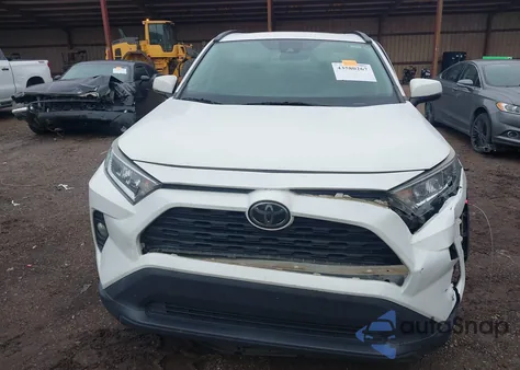 2019 Toyota Rav4 Xle z USA, uszkodzony, nr VIN 2T3W1RFV8KW038251